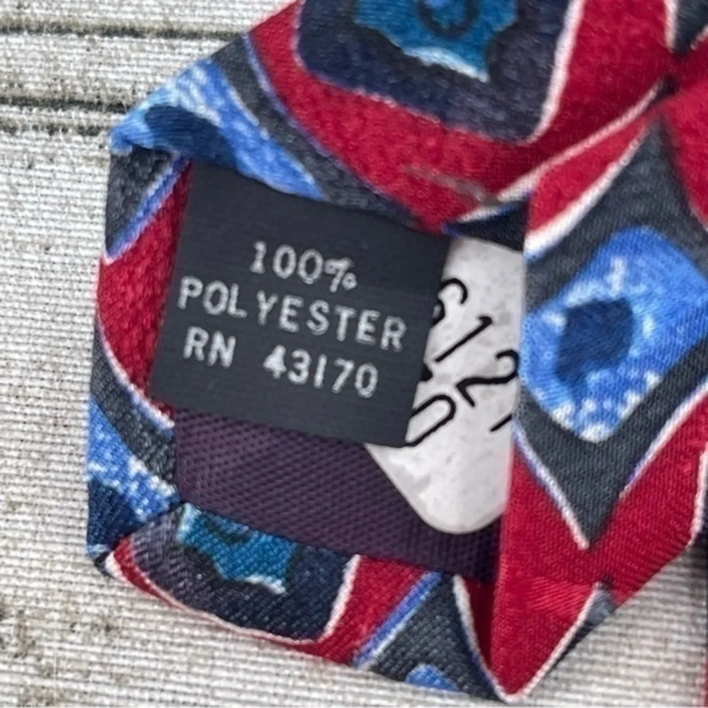 Vintage Editions by Van Heusen Mens silk Tie art